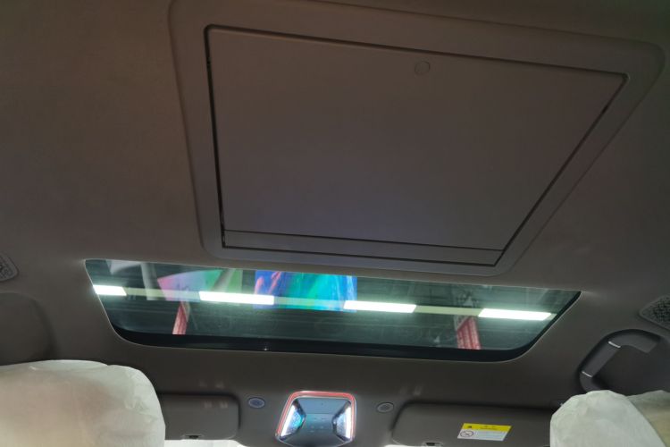 腾势N8L 2025款 旗舰型中控内饰22