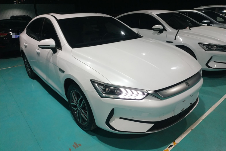 比亚迪 秦PLUS 2023款 冠军版 EV 420KM超越型车身外观3