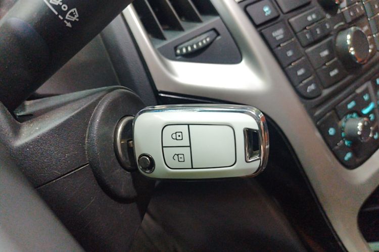 别克 英朗 2014款 XT 1.6T 自动时尚运动版中控内饰7001