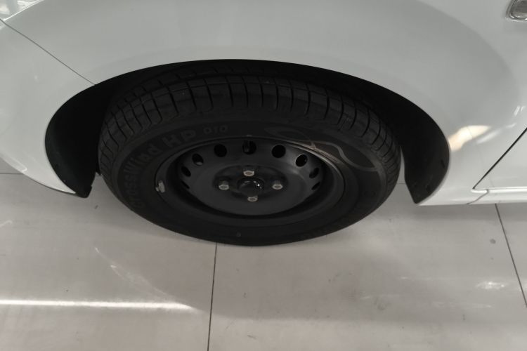 五菱汽车 五菱宏光新能源 2024款 纯电版 300KM 标准型车身外观6007