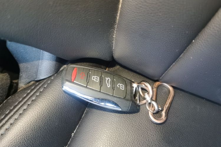 哈弗H6 2017款 蓝标 2.0T 自动两驱智尚型中控内饰11