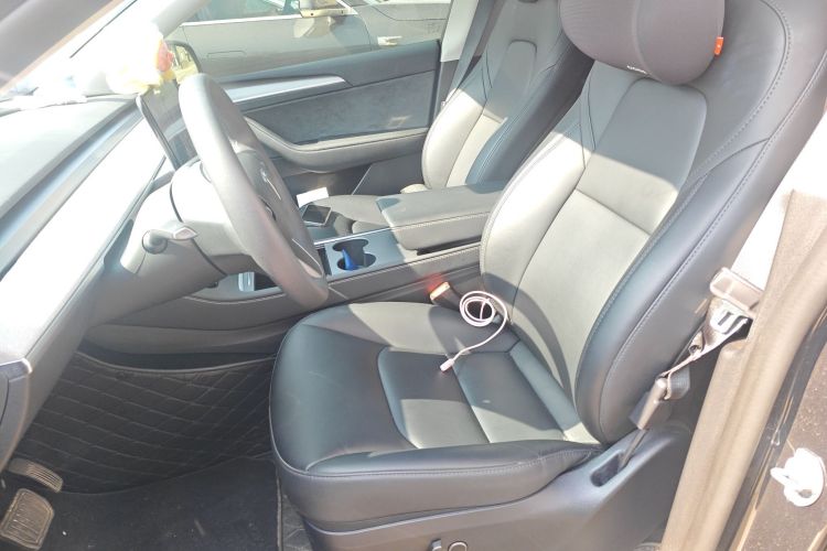特斯拉 Model Y 2024款 后轮驱动版中控内饰19