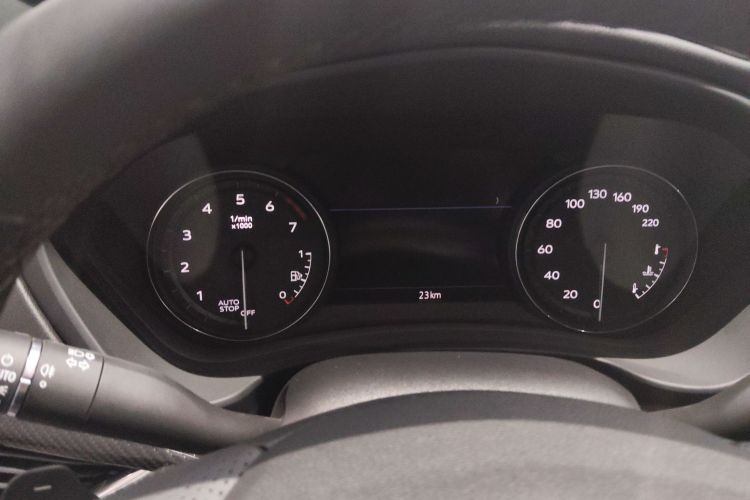 凯迪拉克XT4 2022款 28T 四驱铂金型中控内饰14