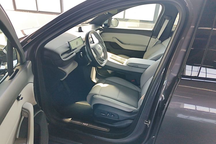 蔚来ES6 2024款 75kWh中控内饰7003