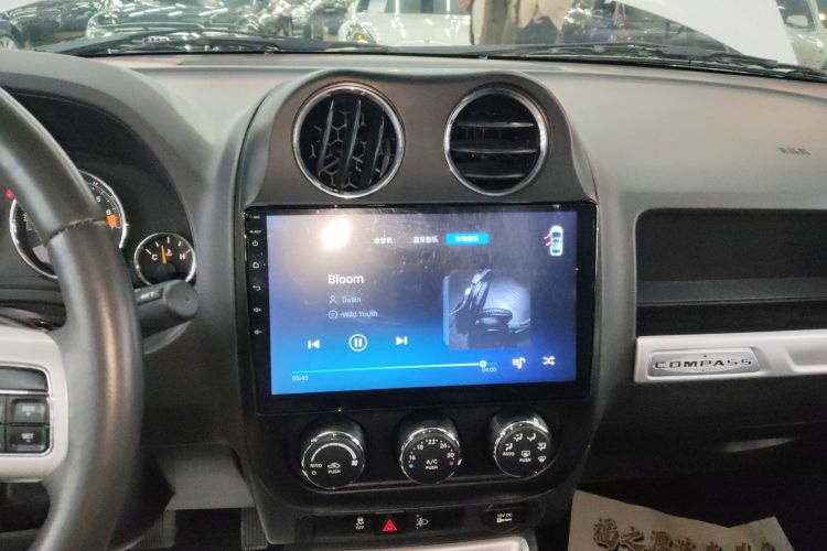 Jeep 指南者(进口) 2014款 改款 2.4L 四驱舒适版局部细节16