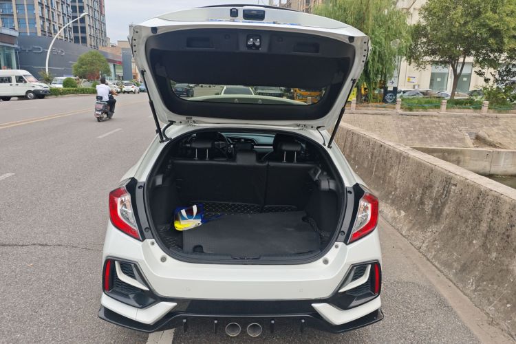 本田 思域 2021款 HATCHBACK 220TURBO CVT潮酷控局部细节23