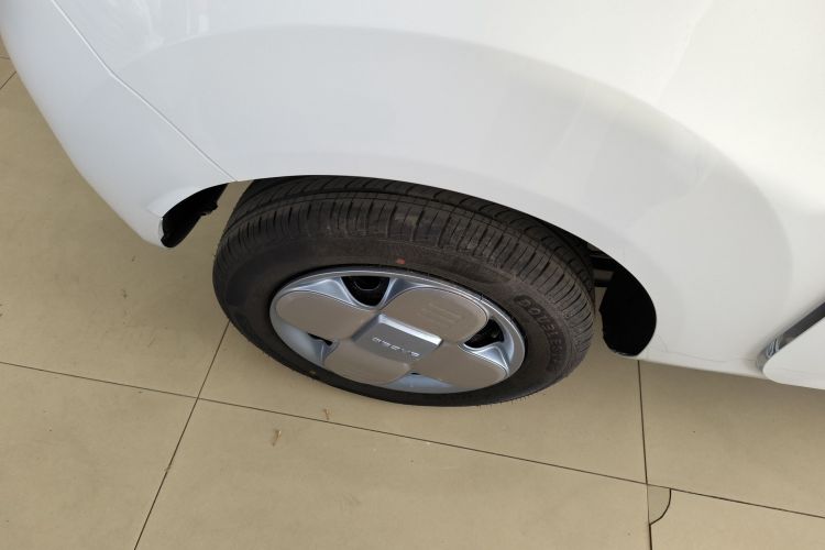 吉利银河 2024款 熊猫mini 200km 耐力熊车身外观6008