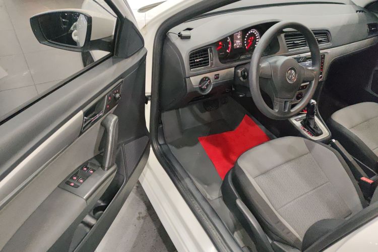 大众 朗行 2013款 1.6L 自动风尚型中控内饰7003