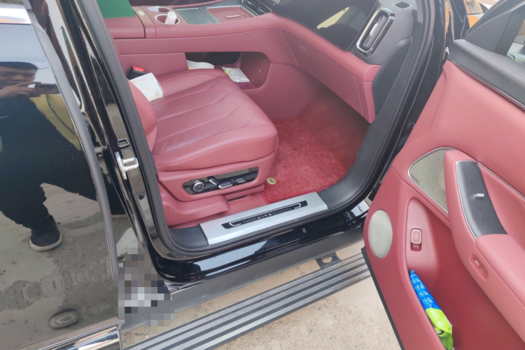 鸿蒙智行 问界M8 2025款 增程 Max+版 53.4kWh 6座版局部细节9005