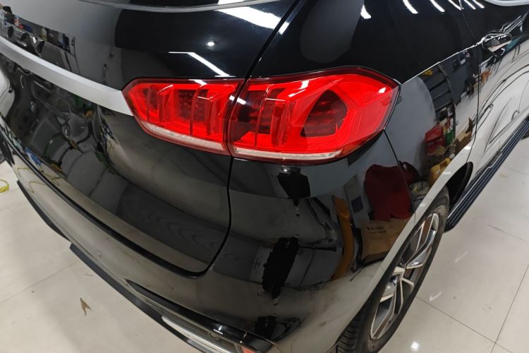 魏牌 VV5 2021款 1.5T 两驱智先锋车身外观9