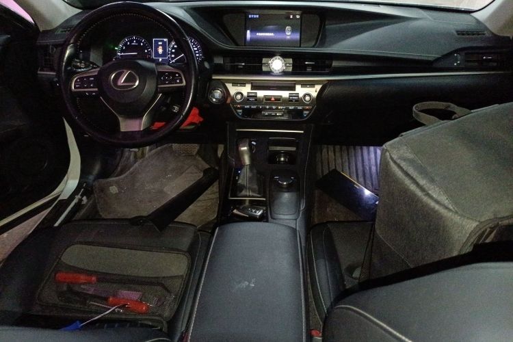 雷克萨斯ES 2015款 200 精英版中控内饰7002