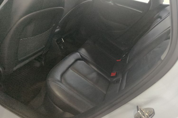 奥迪A3 2018款 30周年年型 Limousine 35 TFSI 风尚型中控内饰21