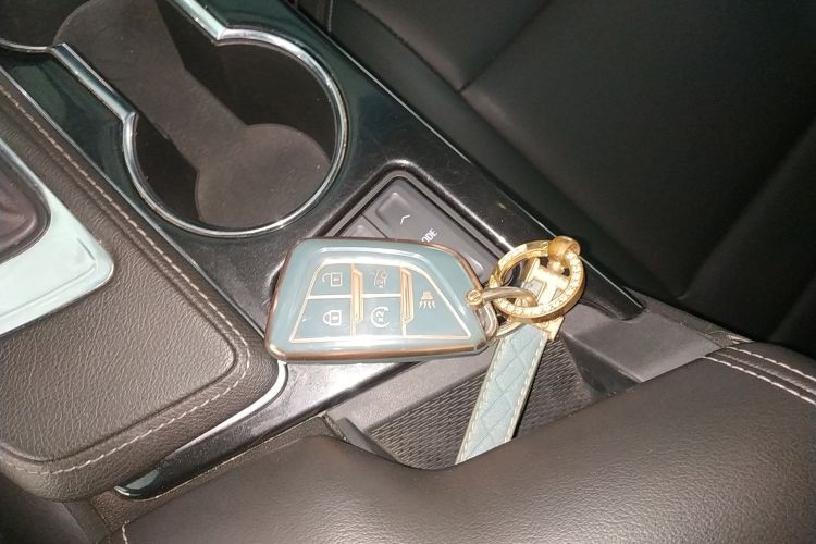 凯迪拉克CT4 2020款 28T 时尚型中控内饰11