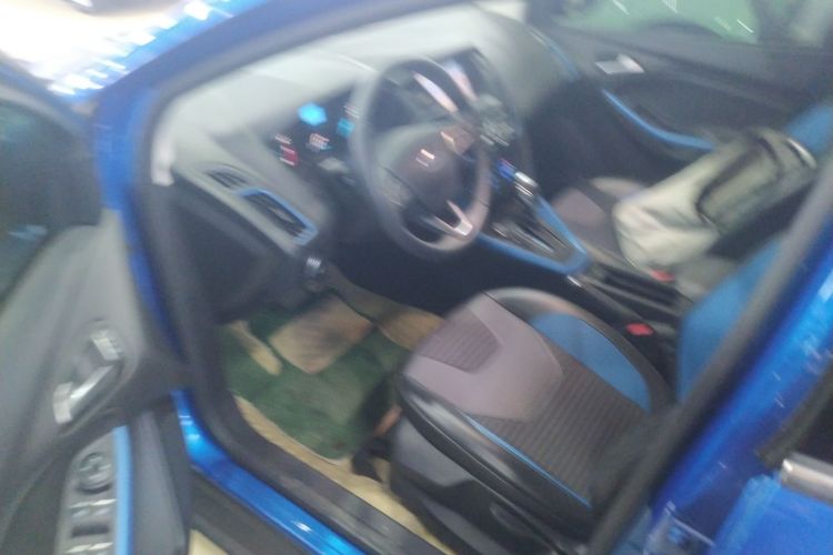 福特 福克斯 2020款 两厢经典 1.5L 自动风尚型中控内饰20