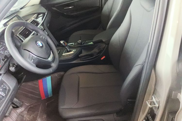 宝马3系 2017款 320Li 时尚型中控内饰19