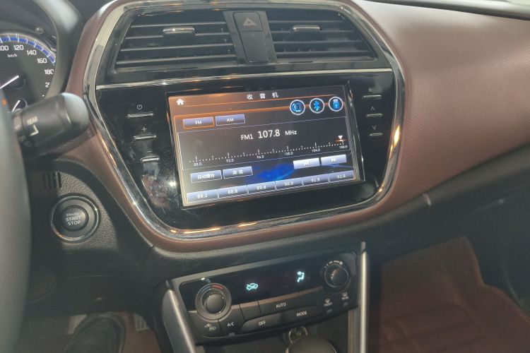 铃木 骁途 2017款 1.6L CVT两驱都市进取型中控内饰16