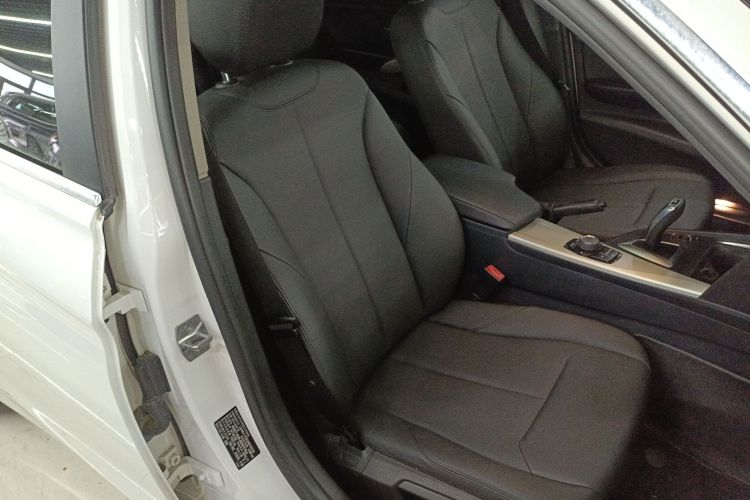 宝马3系 2016款 316Li 时尚型局部细节41