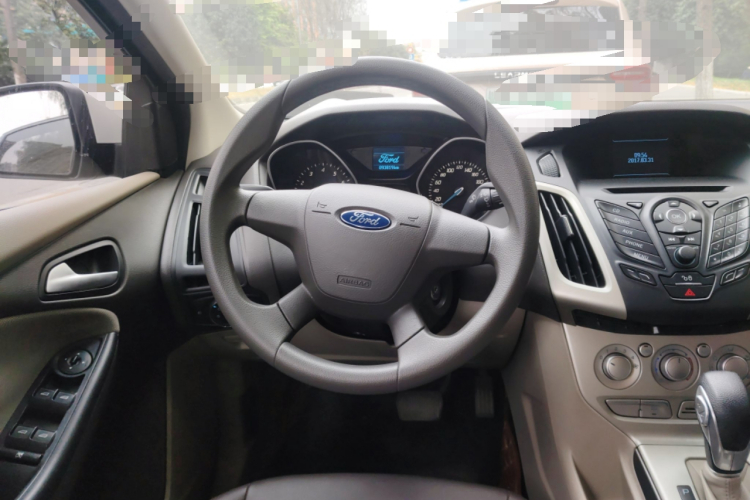 福特 福克斯 2012款 三厢 1.6L 自动舒适型局部细节13