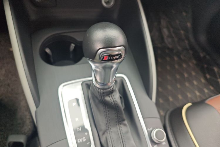 奥迪A3 2017款 Sportback 35 TFSI 进取型中控内饰18