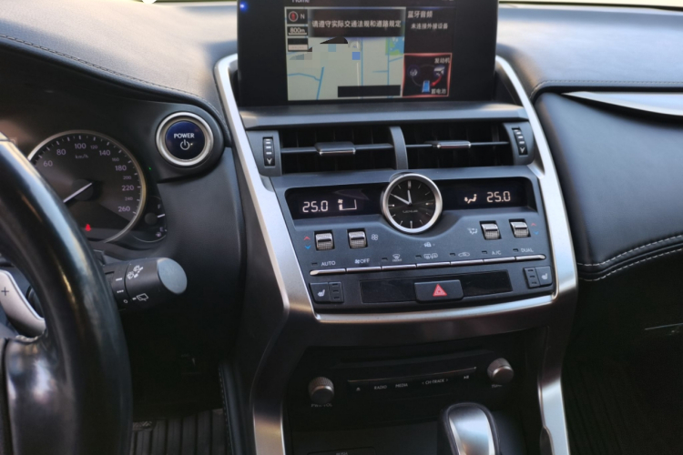 雷克萨斯NX 2017款 300h 前驱 锋尚版中控内饰16