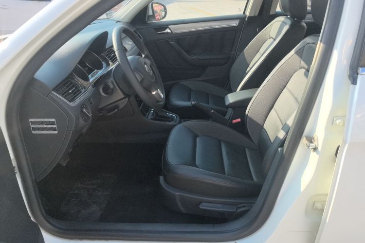 大众 宝来 2014款 1.6L 自动舒适型中控内饰19