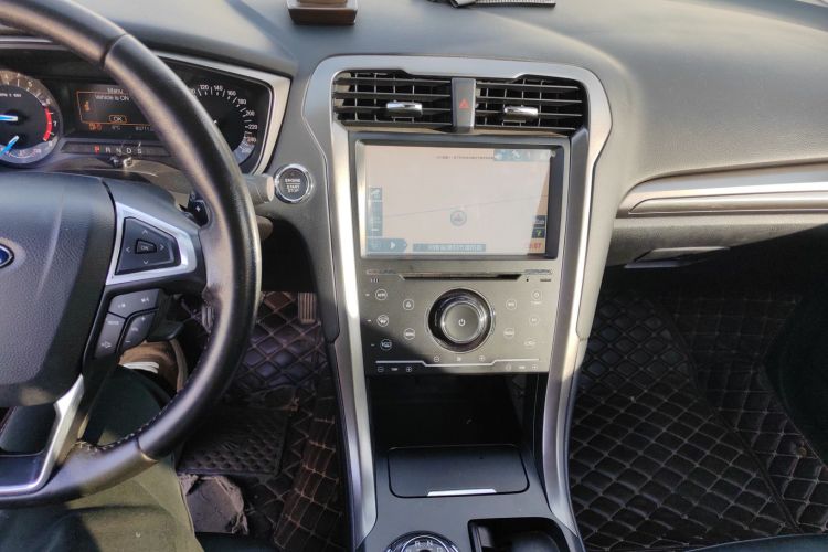 福特 蒙迪欧 2017款 EcoBoost 180 时尚型中控内饰16