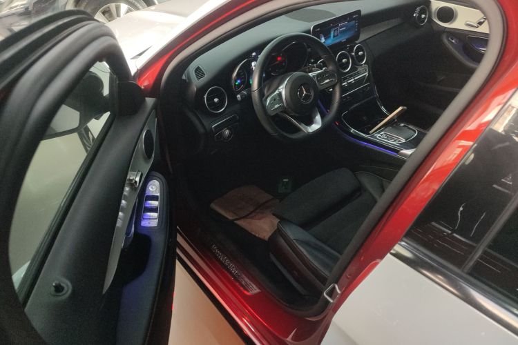 奔驰C级 2019款 C 260 运动版中控内饰20