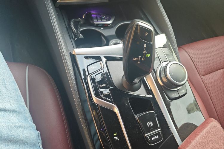 宝马5系 2022款 改款 525Li M运动套装中控内饰18