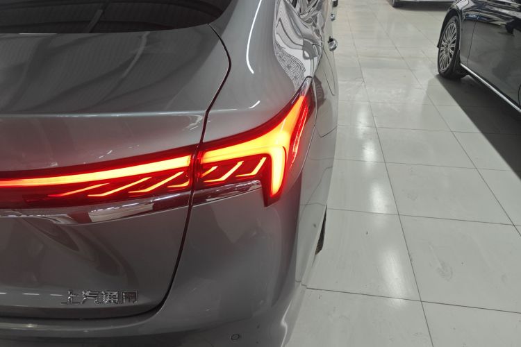 别克 君越 2023款 28T 越尊版车身外观9