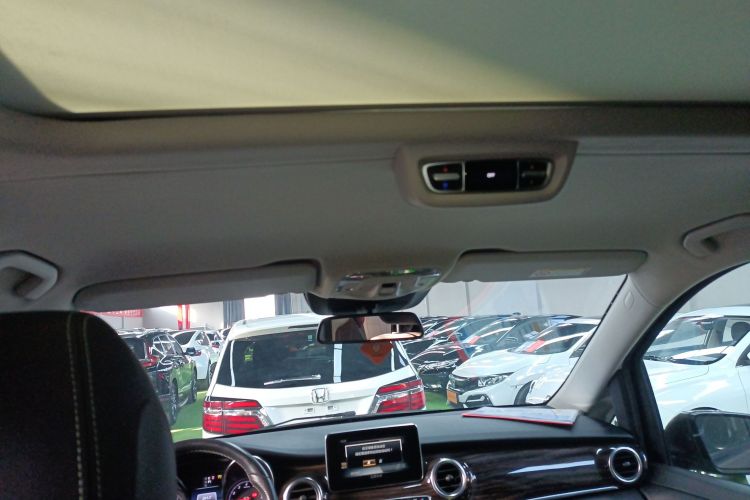 奔驰V级 2017款 V 260 领航版局部细节22