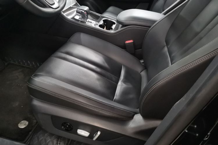 理想汽车 理想ONE 2020款 增程6座版中控内饰19