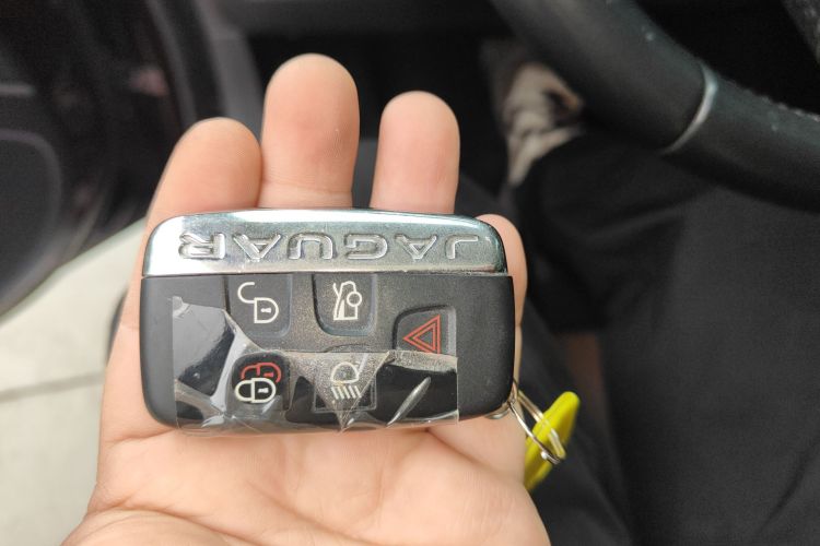 捷豹XFL 2018款 XFL 2.0T 250PS 豪华版中控内饰11