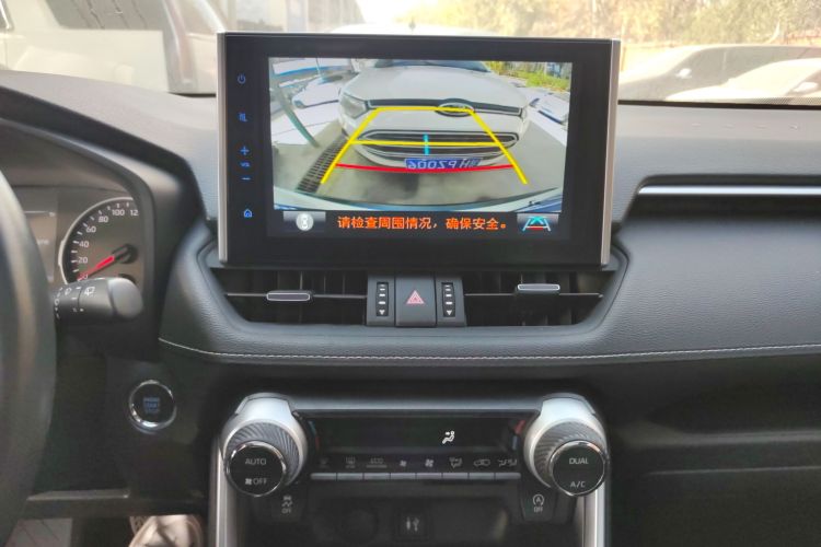 丰田 威兰达 2022款 2.0L CVT两驱豪华PLUS版局部细节16