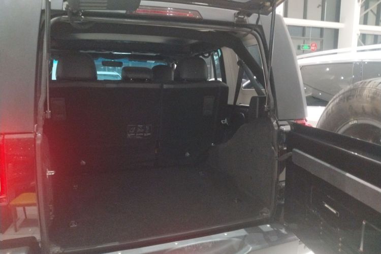 北京越野 北京BJ40 2016款 40L 2.3T 自动四驱尊享版机舱底盘23