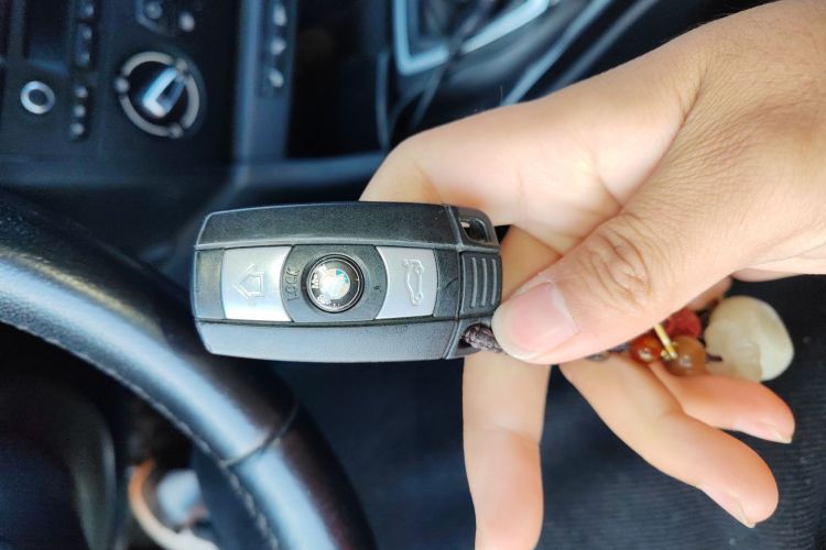 宝马X1 2015款 sDrive18i 时尚晋级版中控内饰11