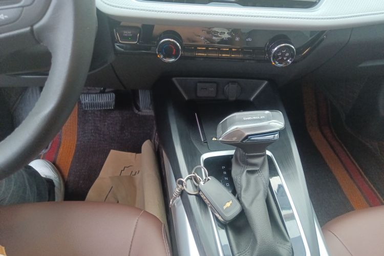 雪佛兰 科鲁泽 2023款 1.5L 双离合悦享版中控内饰18