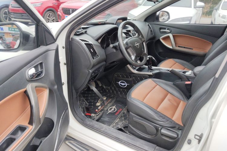 海马S5 2015款 1.5T CVT豪华型中控内饰20