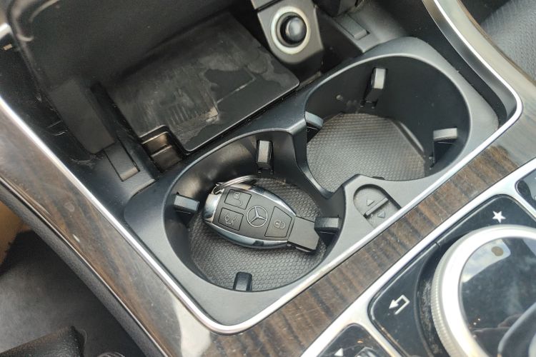 奔驰GLC 2016款 GLC 260 4MATIC 动感型中控内饰11