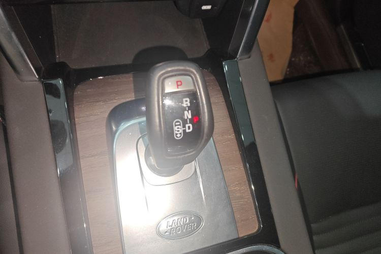 路虎 发现运动版 2020款 249PS R-Dynamic 性能版中控内饰18