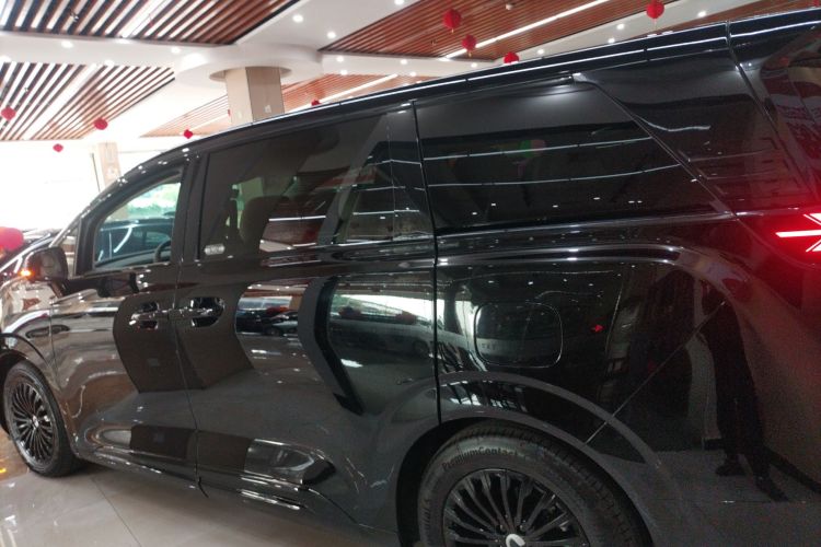 腾势D9 2022款 DM-i 1040 尊贵型车身外观6003