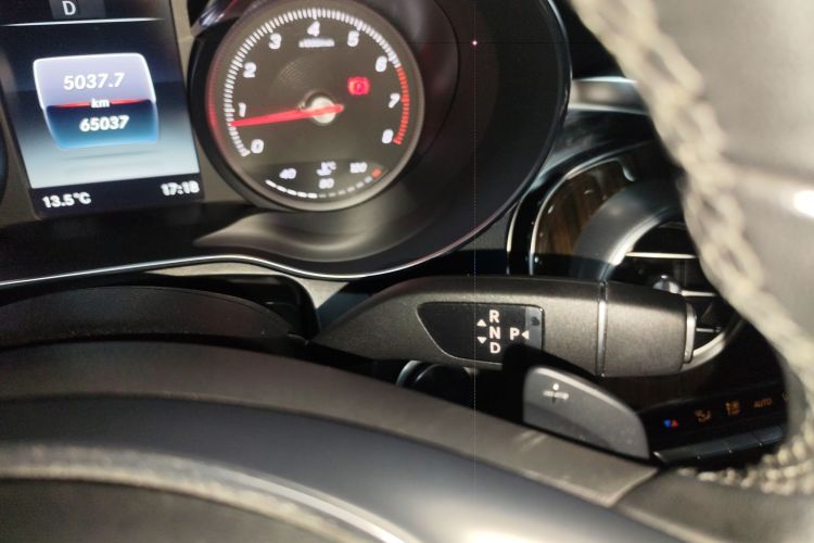 奔驰GLC 2019款 改款 GLC 260 L 4MATIC 豪华型中控内饰18