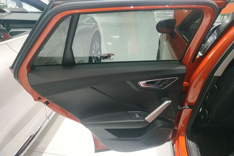 奥迪Q2L 2020款 35 TFSI 进取动感型中控内饰7008