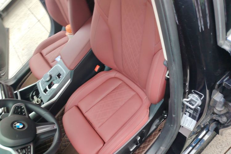 宝马3系 2024款 325i M运动套装局部细节19