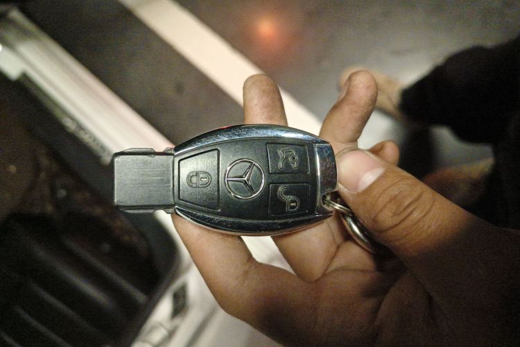 奔驰E级 2015款 E 260 L 运动型中控内饰11