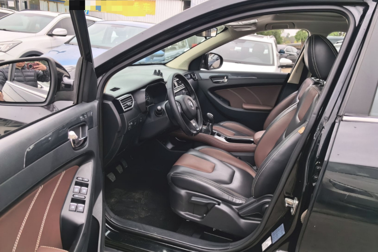 东风风光 风光580 2017款 1.5T 手动豪华型中控内饰20