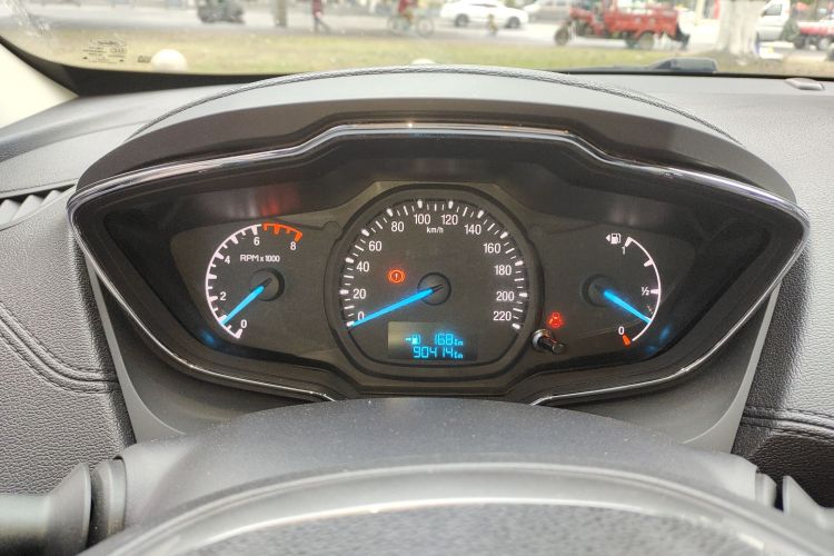 福特 福睿斯 2015款 1.5L 手动时尚型局部细节14