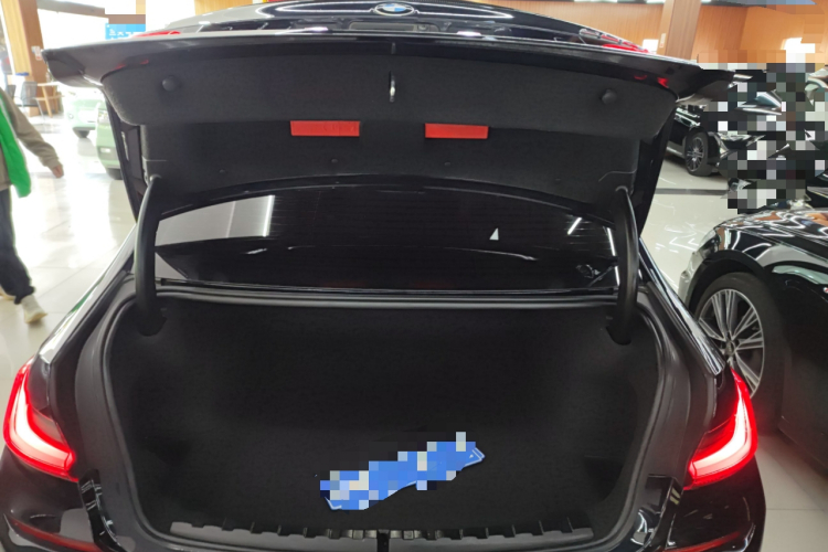 宝马3系 2022款 改款 325i M运动套装机舱底盘23