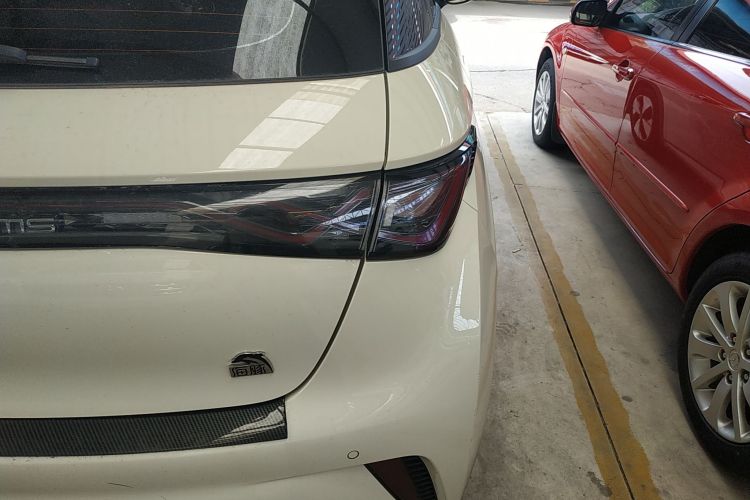 比亚迪 海豚 2023款 420km 时尚版车身外观9