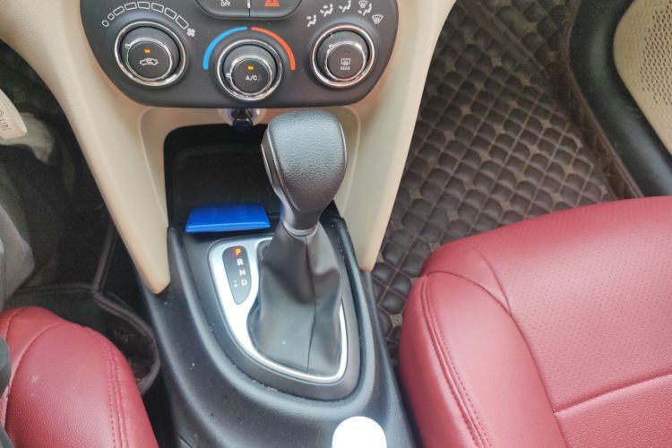 菲亚特 菲翔 2012款 1.4T 自动悦享版中控内饰18