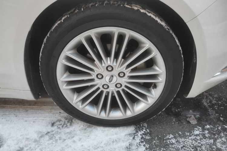 福特 蒙迪欧 2017款 EcoBoost 200 豪华型车身外观10